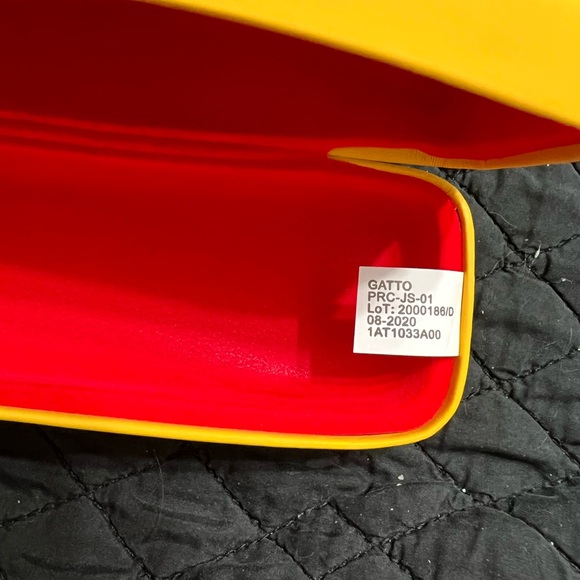 Ray-Ban Yellow Case - Picture 8 of 8